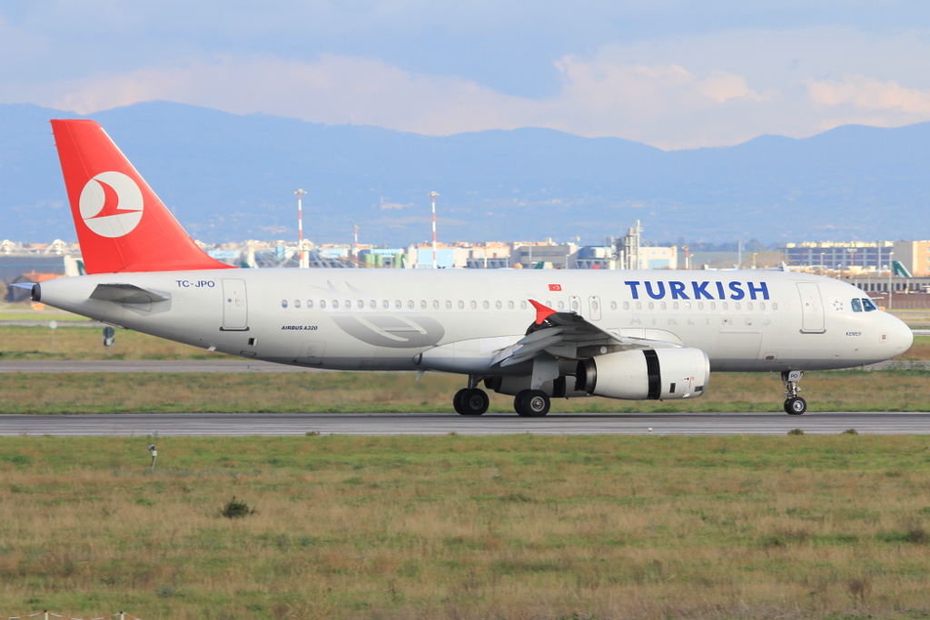 TC-JPO · Airbus A320-232 · (FCO / LIRF)