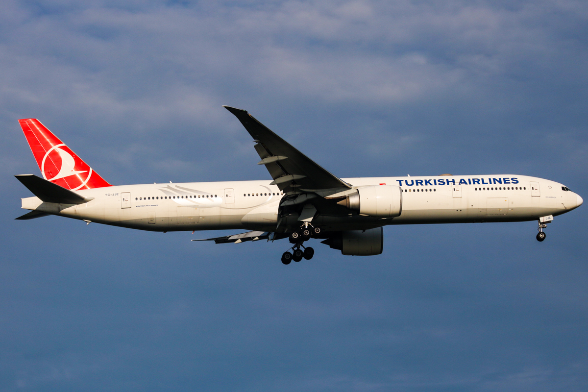 TC-JJE · Boeing 777-3F2/ER · (SIN / WSSS)