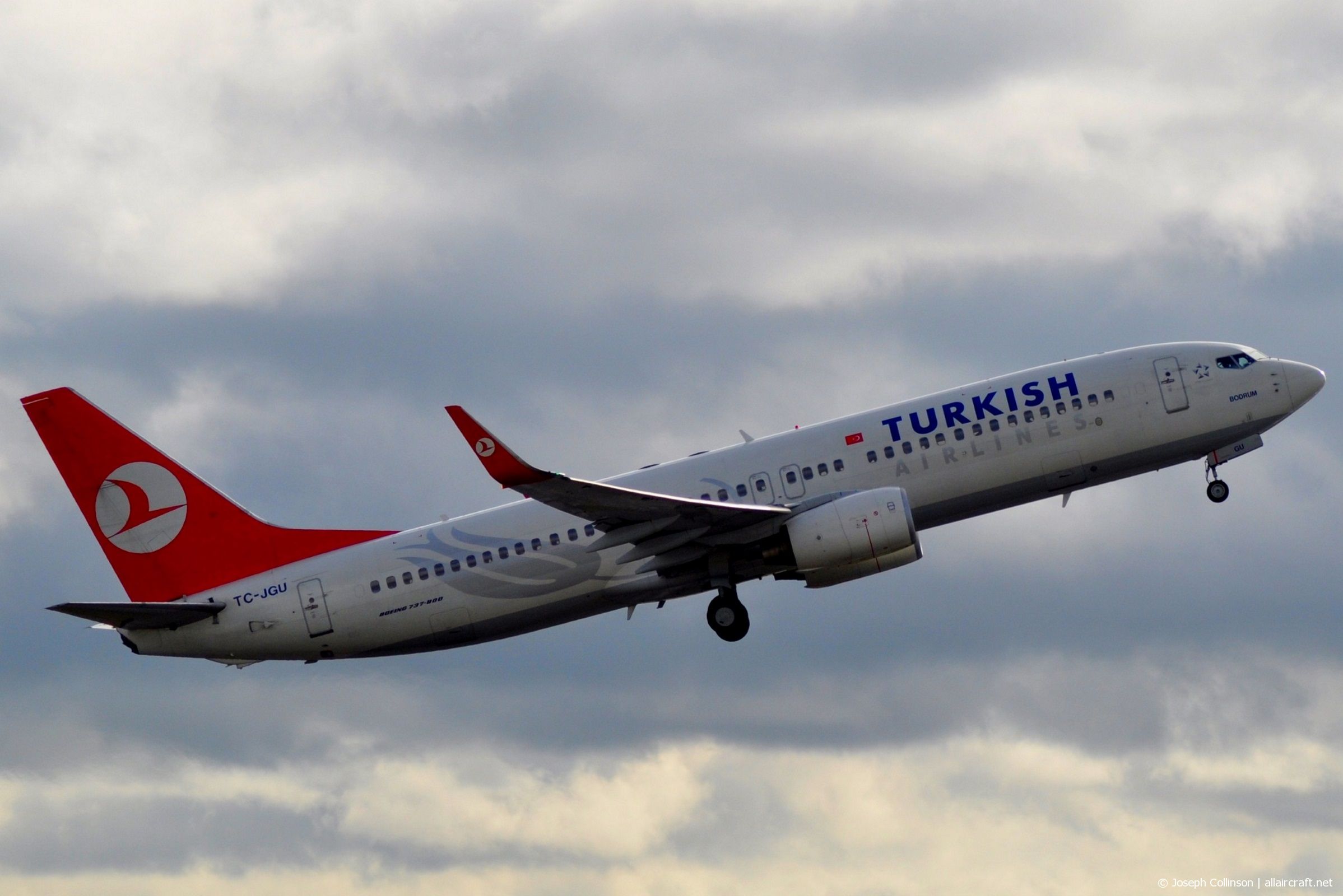 TC-JGU · Boeing 737-8F2(WL) · (MAN / EGCC)