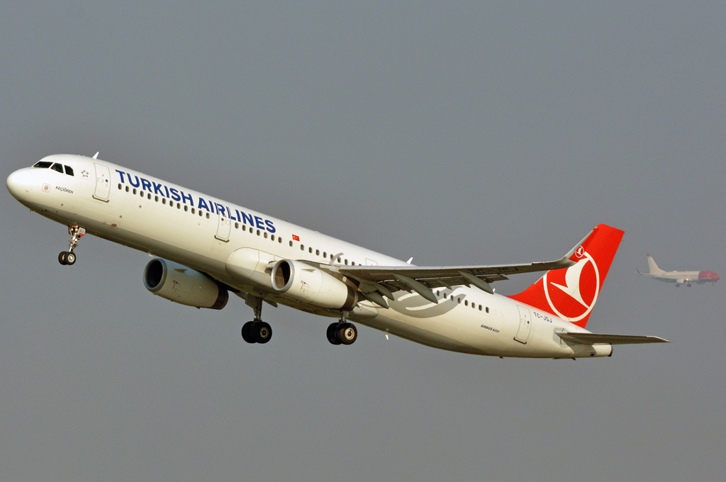TC-JSJ (5633) 2013 Airbus A321-231(WL)