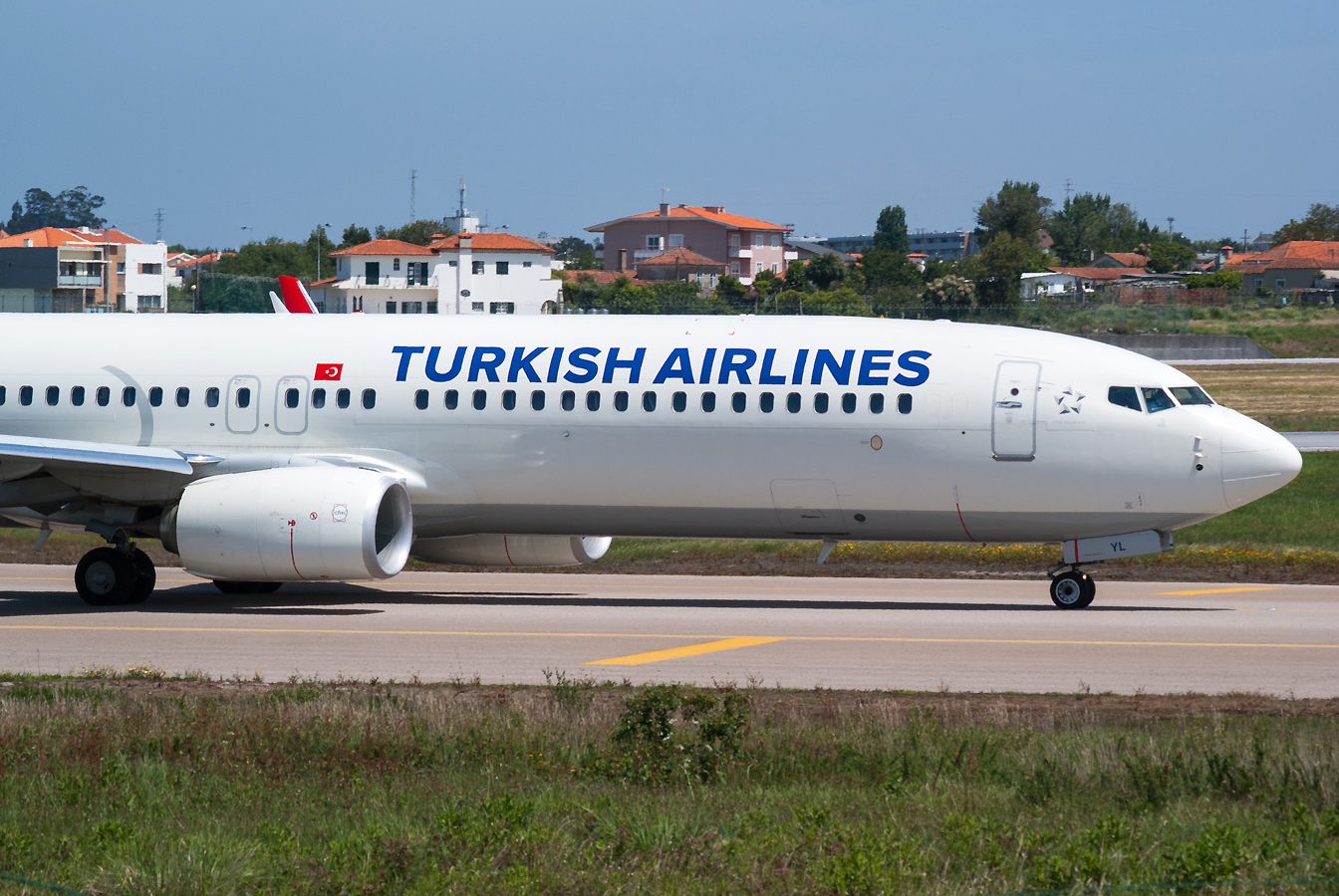 TC-JYL (42010) 2015 Boeing 737-9F2ER(WL)