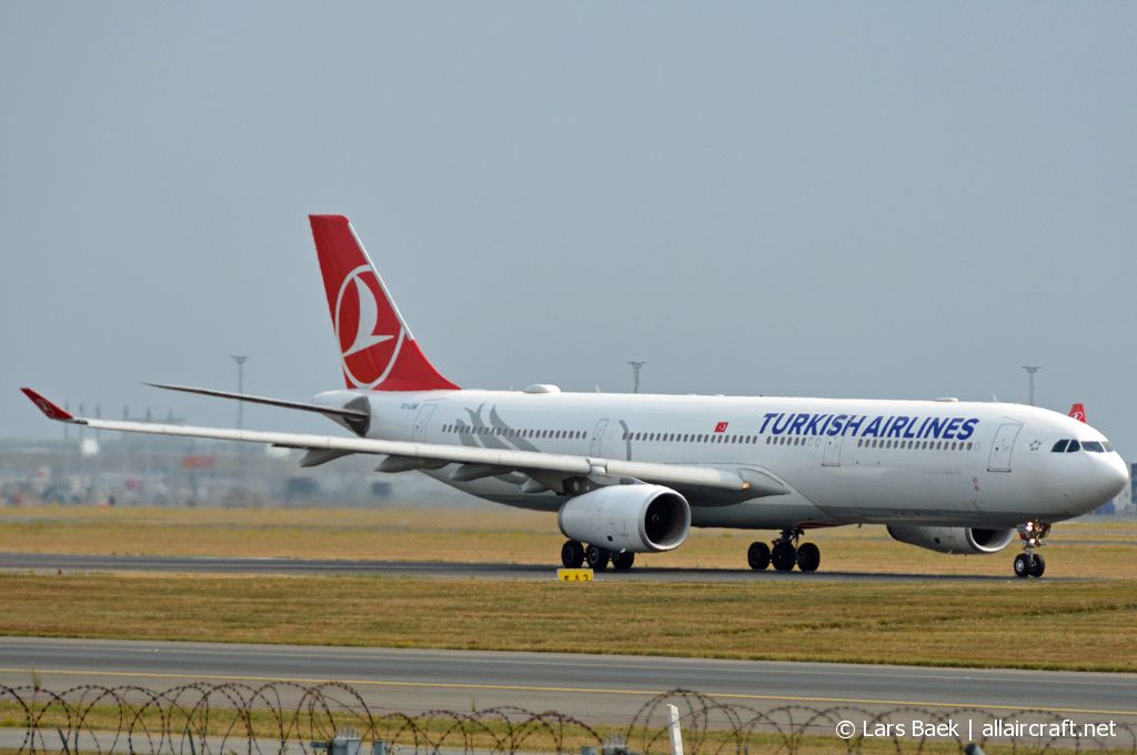TC-LOB · Airbus A330-343 · (CPH / EKCH)