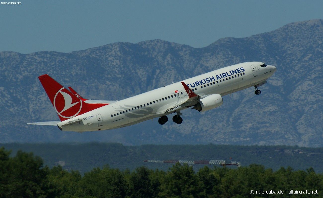 TC-JHU (42002) 2013 Boeing 737-8F2(WL)