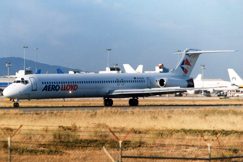 D-ALLO · McDonnell Douglas MD-83 · (FAO / LPFR)