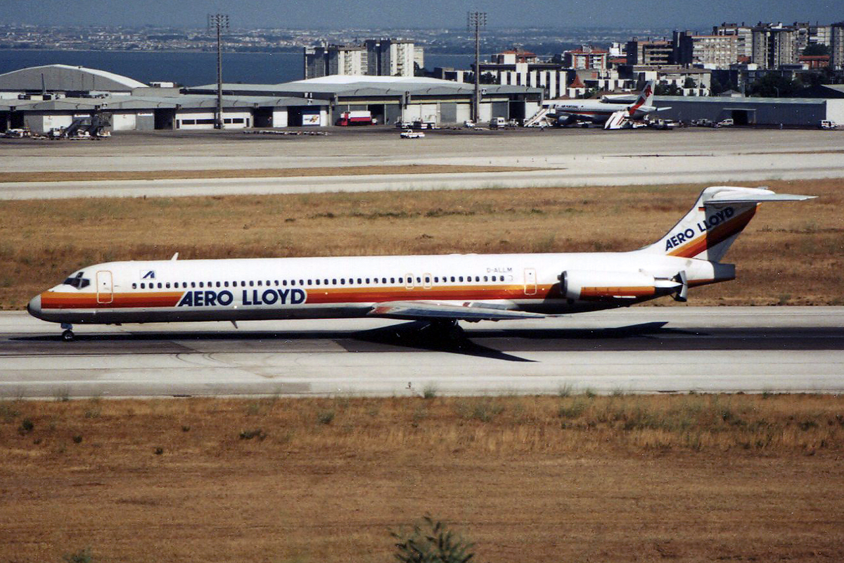 D-ALLM · McDonnell Douglas MD-83 · (LIS / LPPT)