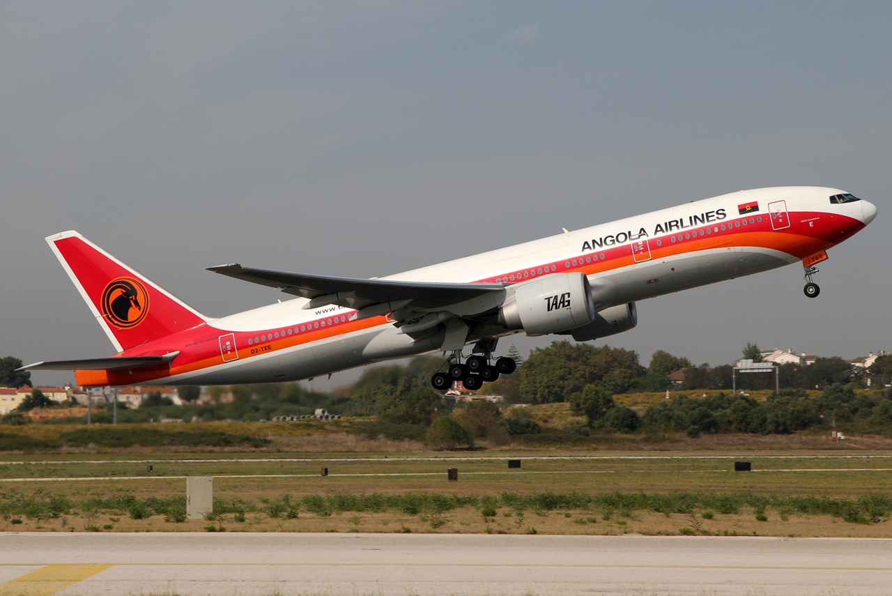D2-TEE · Boeing 777-2M2/ER · (LIS / LPPT)