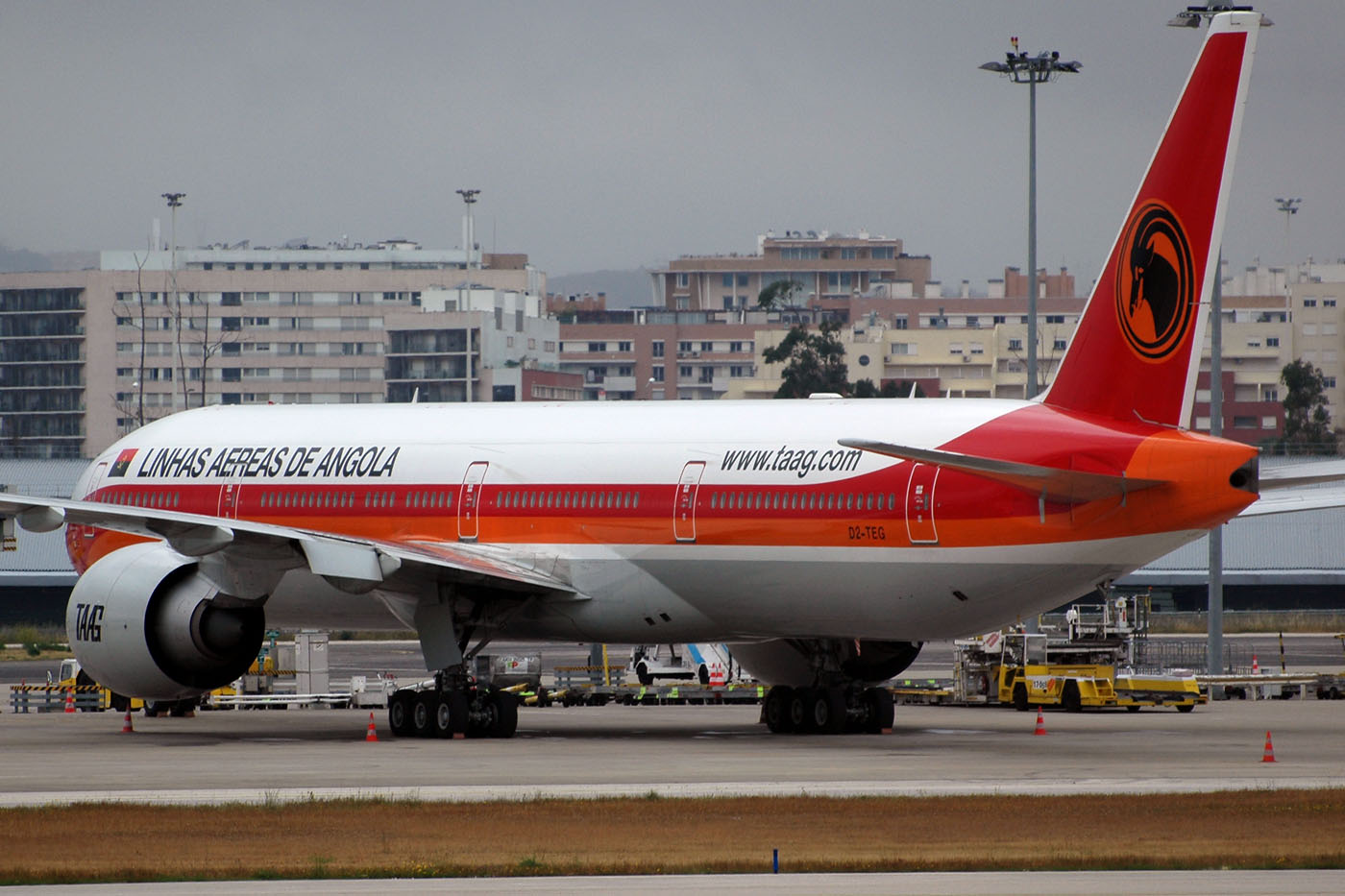 D2-TEG · Boeing 777-3M2/ER · (LIS / LPPT)