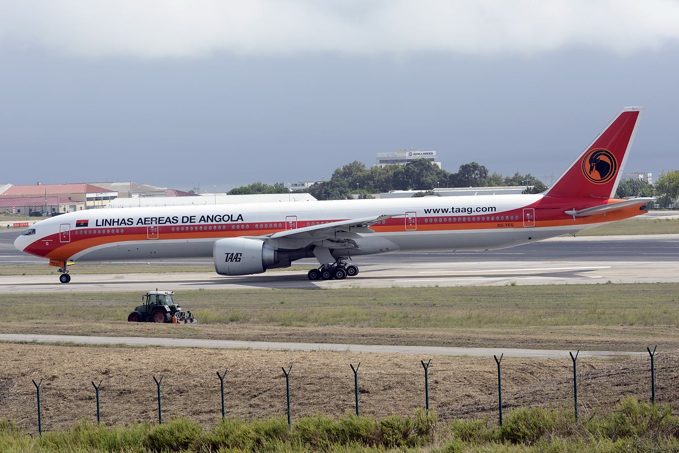 D2-TEG · Boeing 777-3M2/ER · (LIS / LPPT)