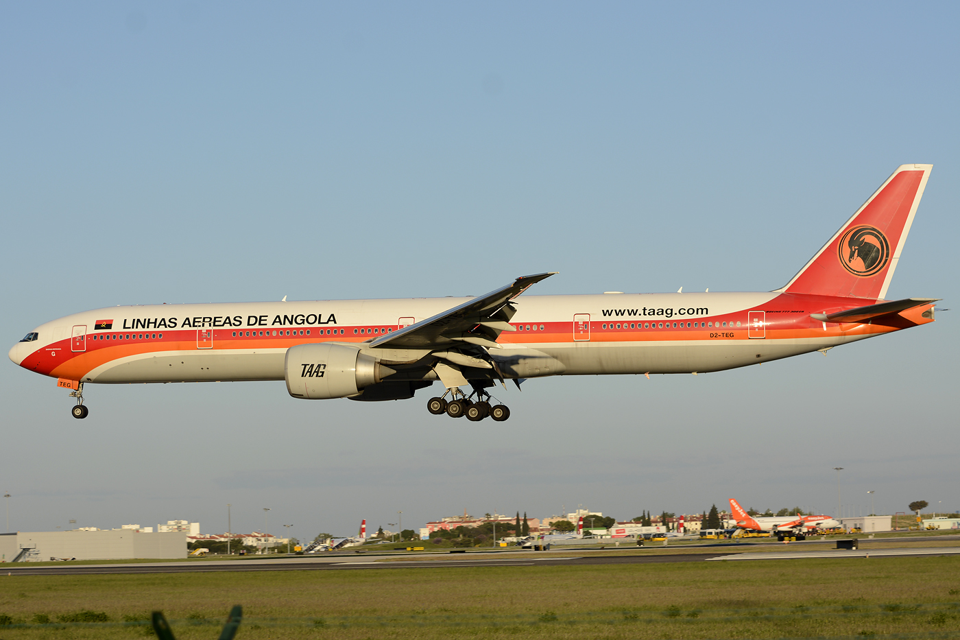 D2-TEG (40805) 2011 Boeing 777-3M2(ER)