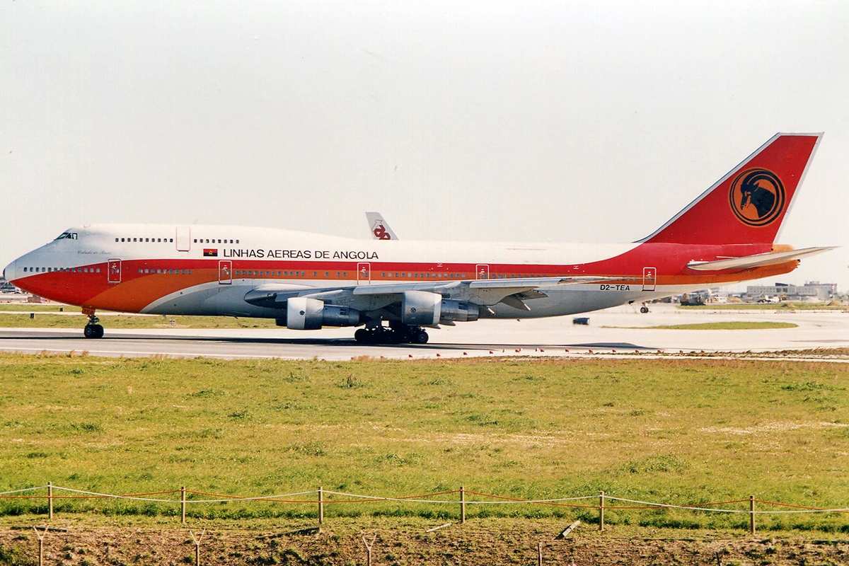 D2-TEA · Boeing 747-312M · (LIS / LPPT)