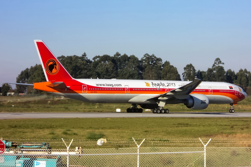 D2-TEG · Boeing 777-3M2/ER · (OPO / LPPR)