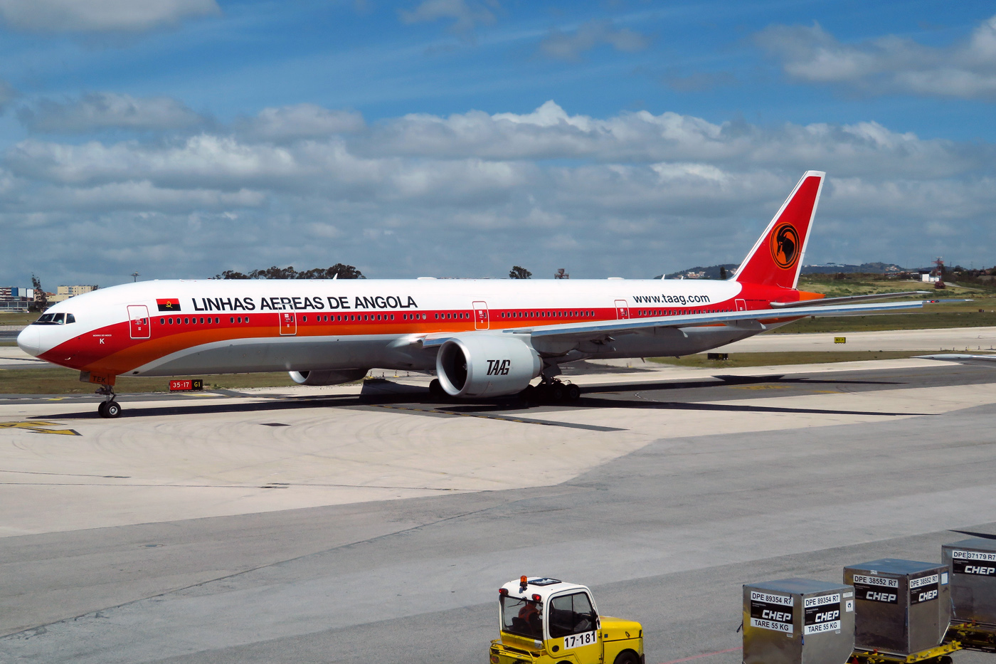 D2-TEK (43254) 2016 Boeing 777-3M2(ER)