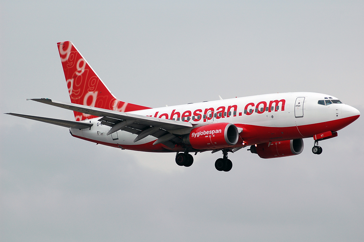 G-CDKT (28303) Boeing 737-683
