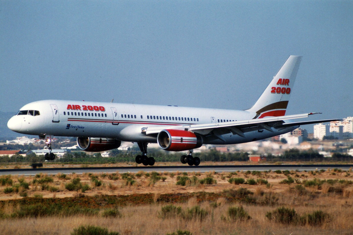 G-OOOM (cn 22612) Boeing 757-225