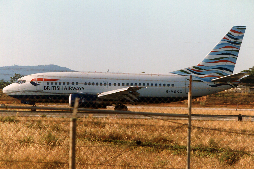 G-MSKC · Boeing 737-5L9 · (FAO / LPFR)