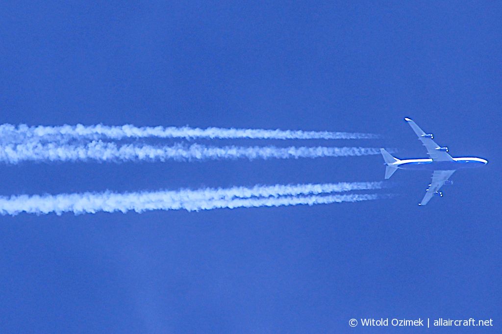 VP-BVR (26637) 1992 Boeing 747-444