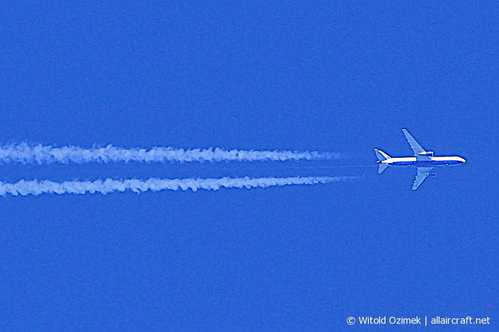 EI-UND (26236) 1992 Boeing 767-3P6(ER)