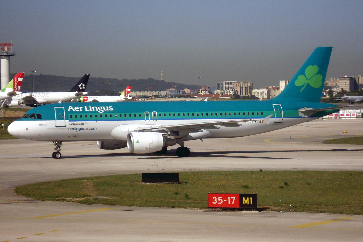 EI-DEK · Airbus A320-214 · (LIS / LPPT)