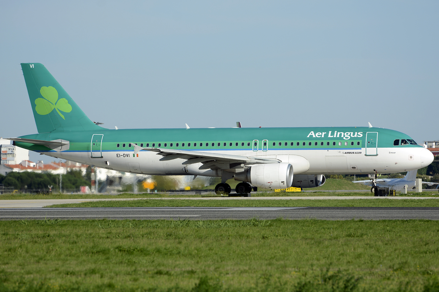 EI-DVI · Airbus A320-214 · (LIS / LPPT)