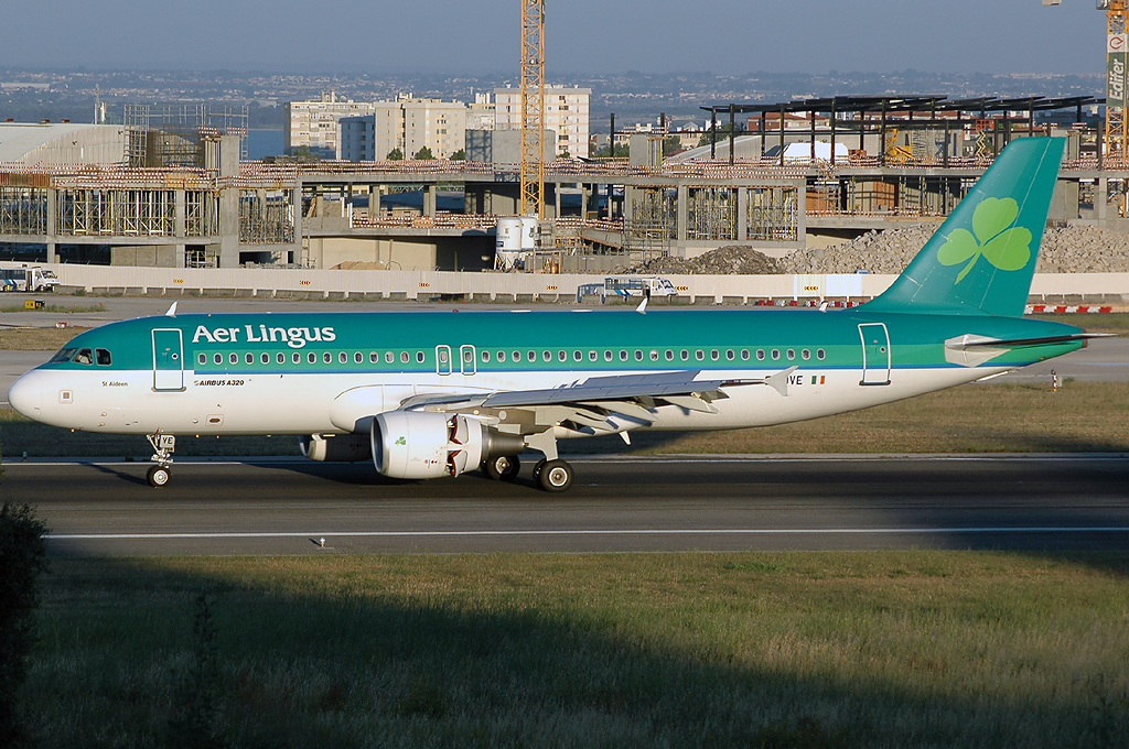 EI-DVE · Airbus A320-214 · (LIS / LPPT)