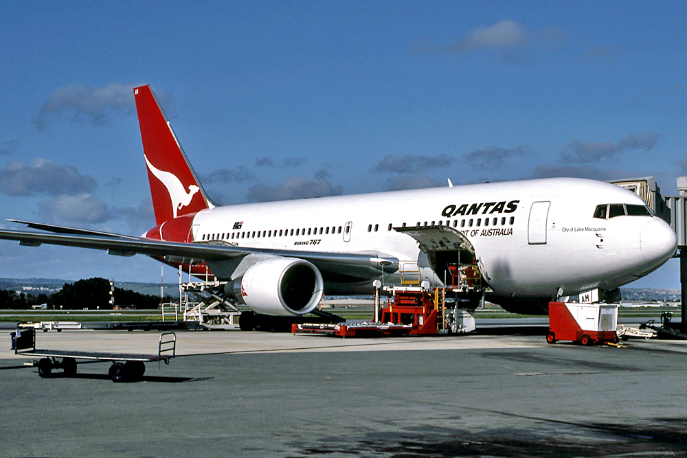 VH-EAM · Boeing 767-238/ER · (ADL / YPAD)