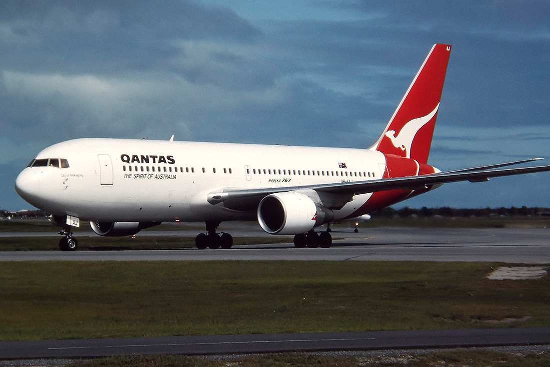VH-EAJ · Boeing 767-238/ER · (ADL / YPAD)