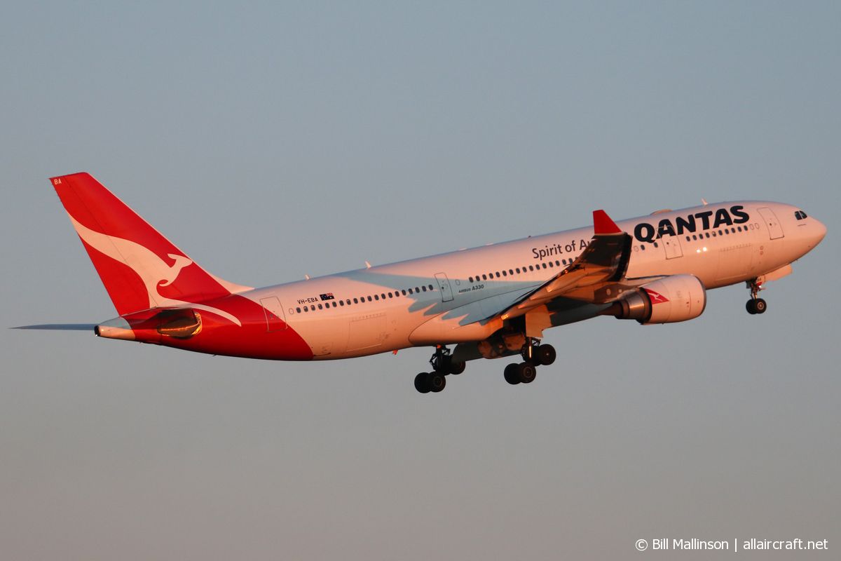 VH-EBA (508) 2002 Airbus A330-202