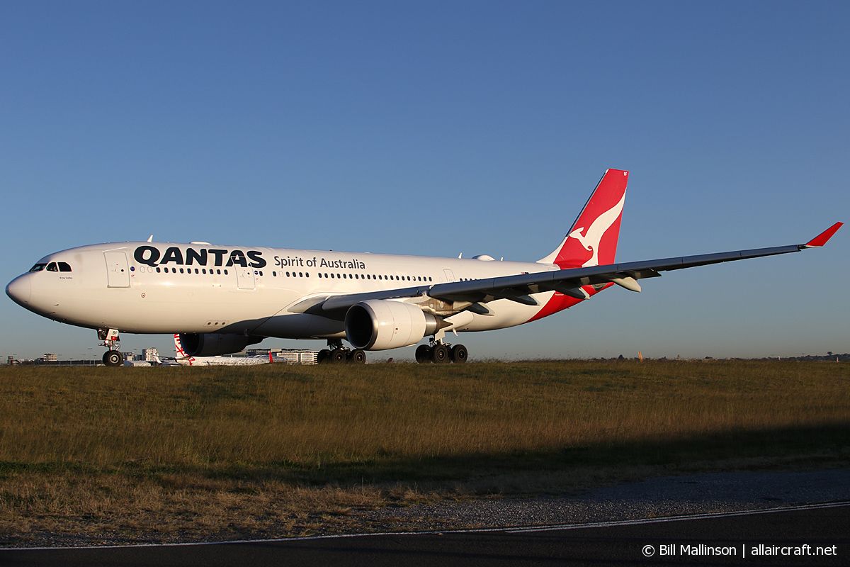 VH-EBF (853) 2007 Airbus A330-202