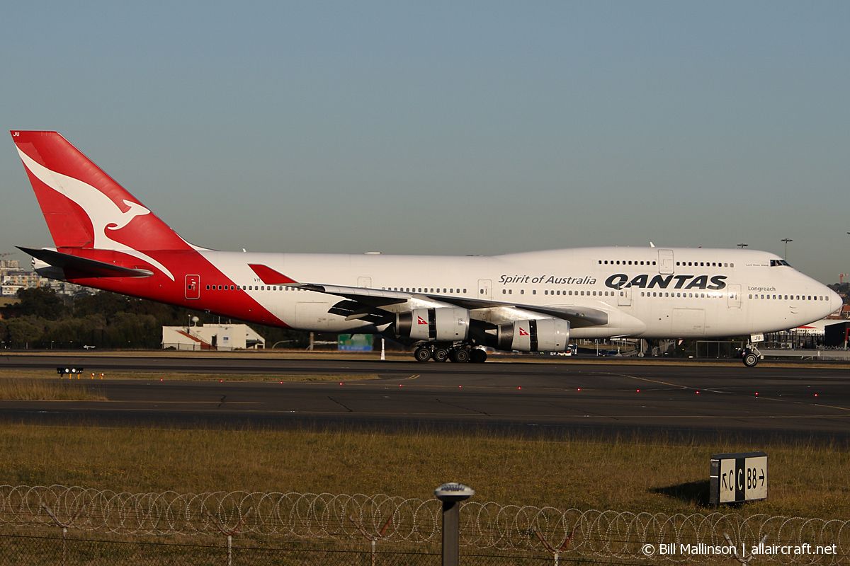 VH-OJU · Boeing 747-438 · (SYD / YSSY)