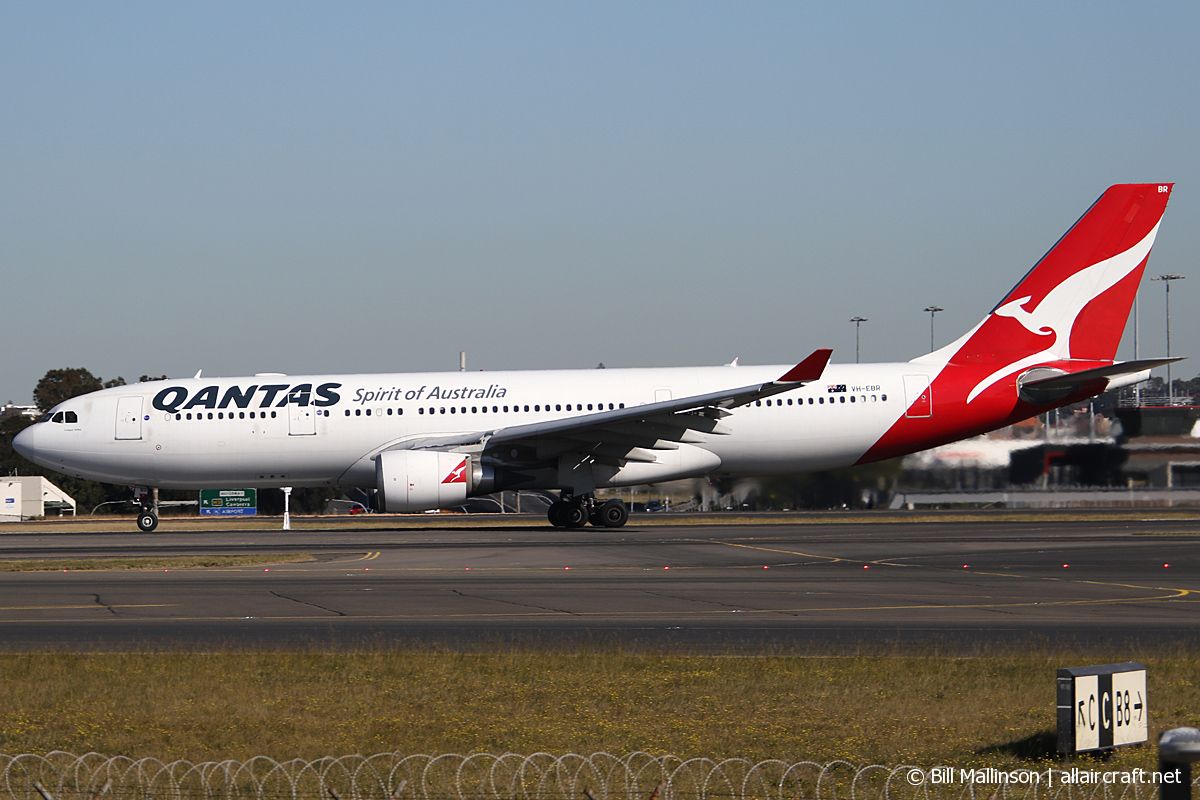 VH-EBR · Airbus A330-202 · (SYD / YSSY)