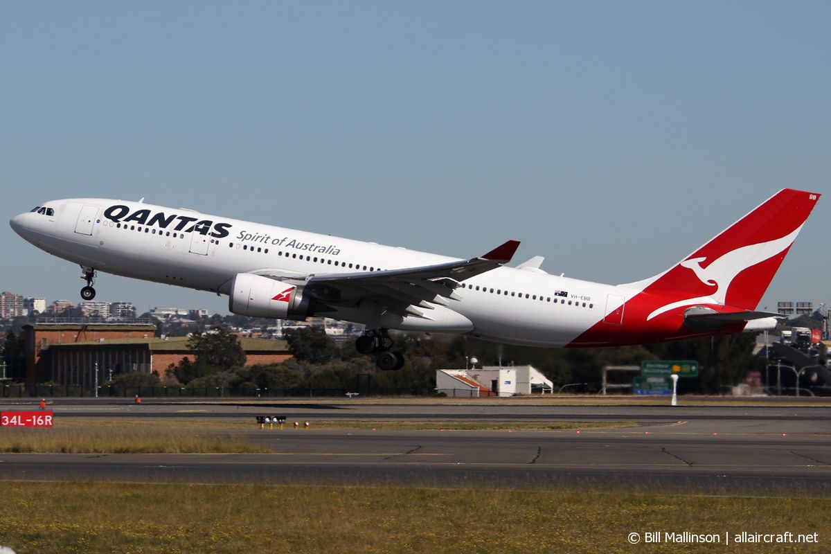 VH-EBB · Airbus A330-202 · (SYD / YSSY)