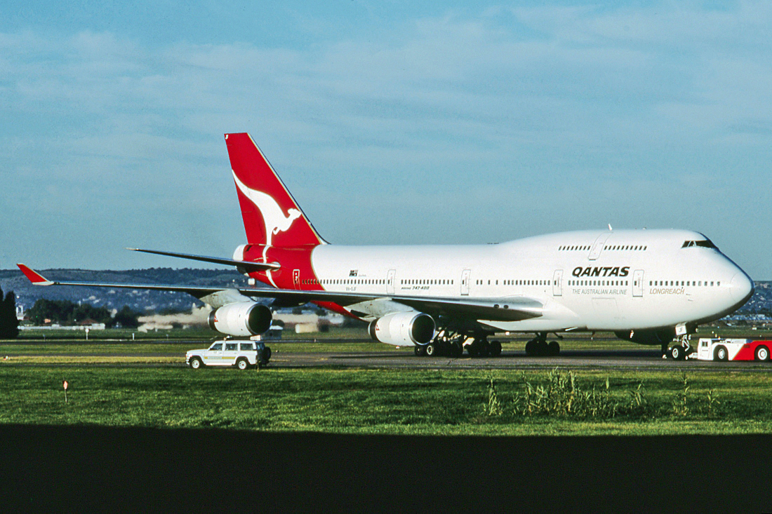 VH-OJF · Boeing 747-438 · (ADL / YPAD)