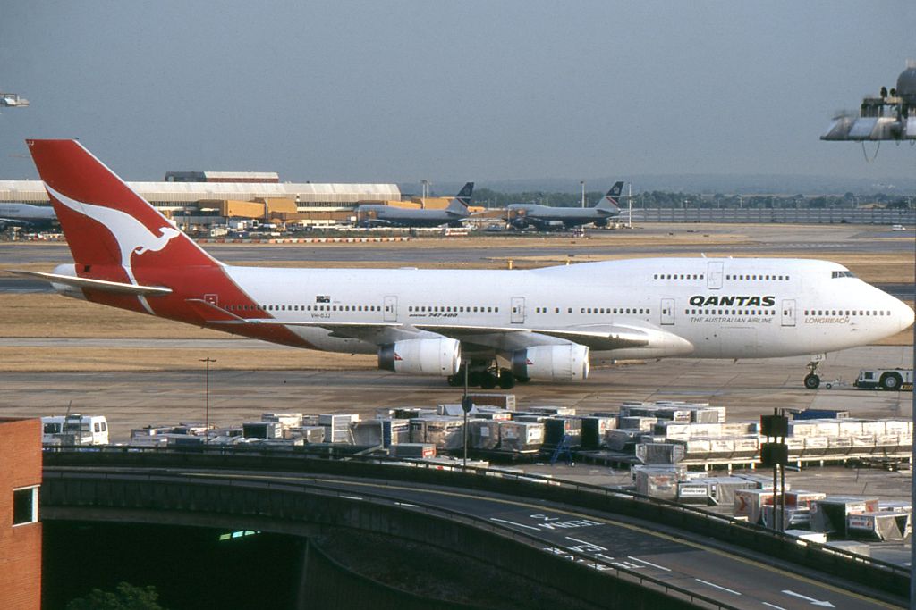 VH-OJJ · Boeing 747-438 · (LHR / EGLL)