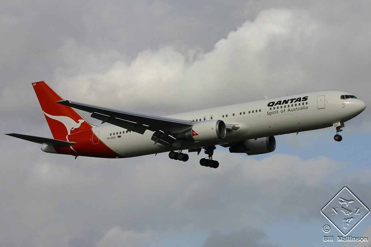 VH-OGO (25577) 1994 Boeing 767-338(ER)
