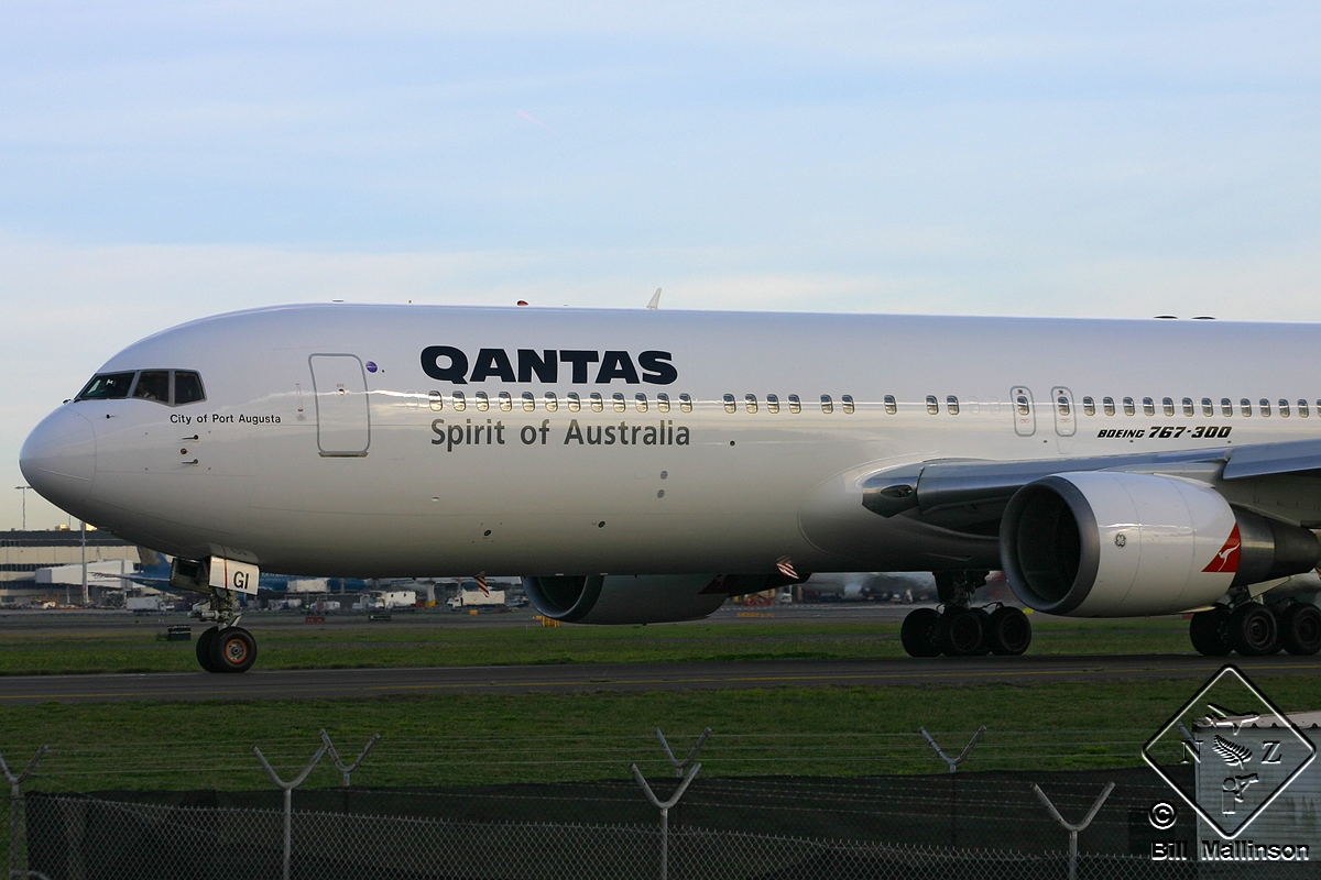 VH-OGI · Boeing 767-338/ER · (SYD / YSSY)