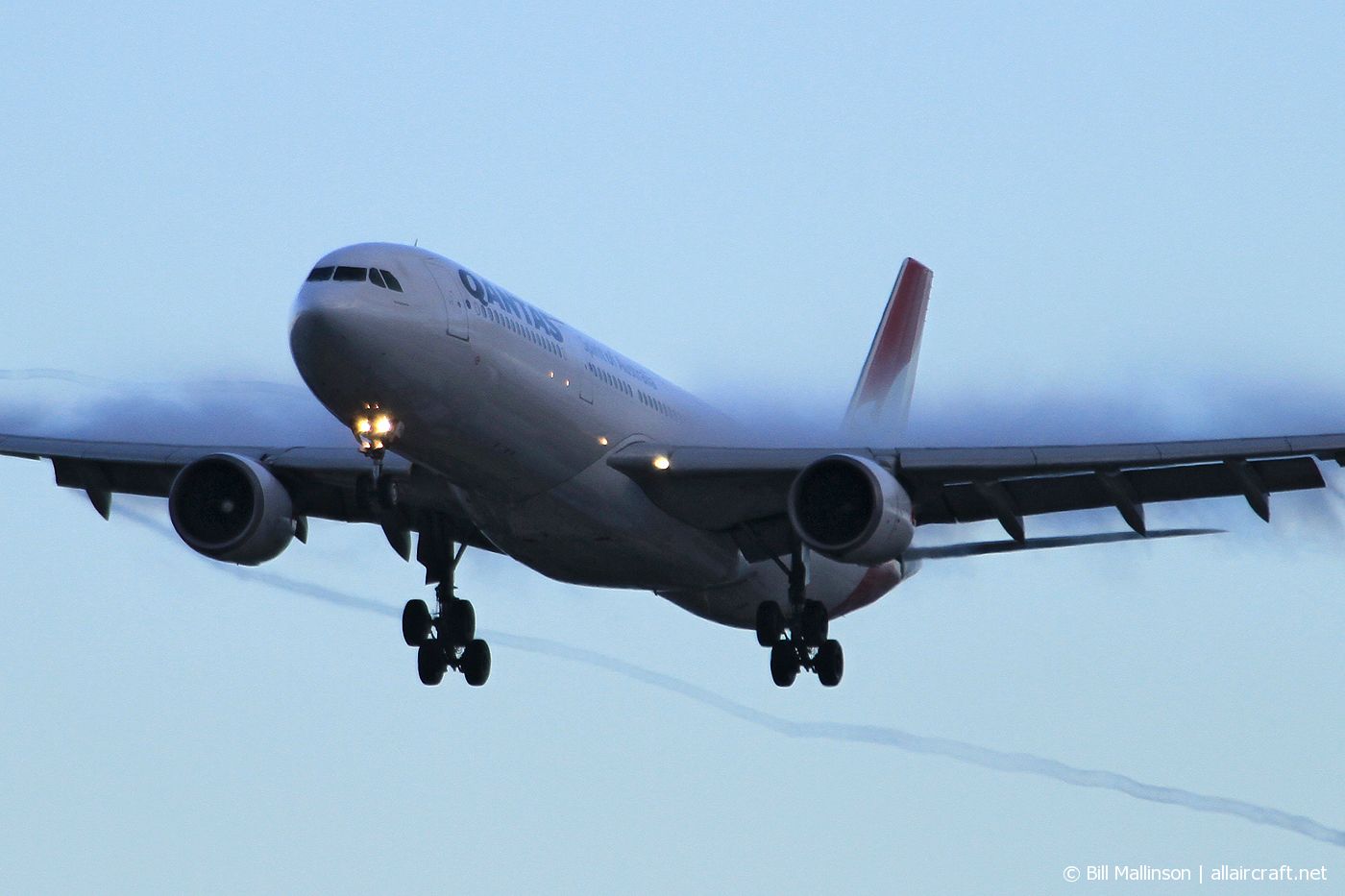 VH-QPA · Airbus A330-303 · (SYD / YSSY)