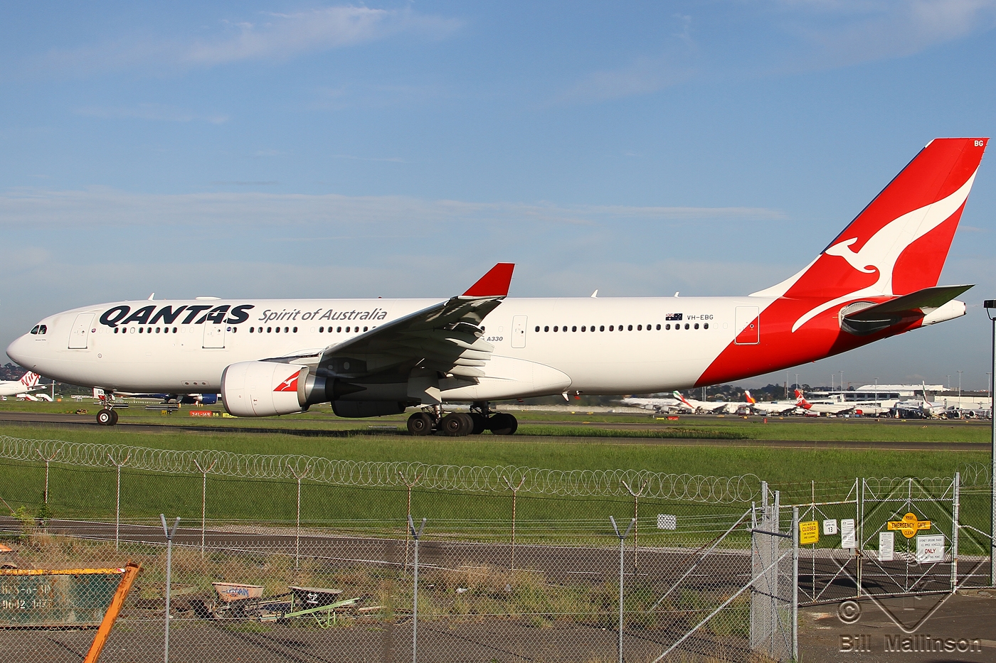 VH-EBG · Airbus A330-203 · (SYD / YSSY)