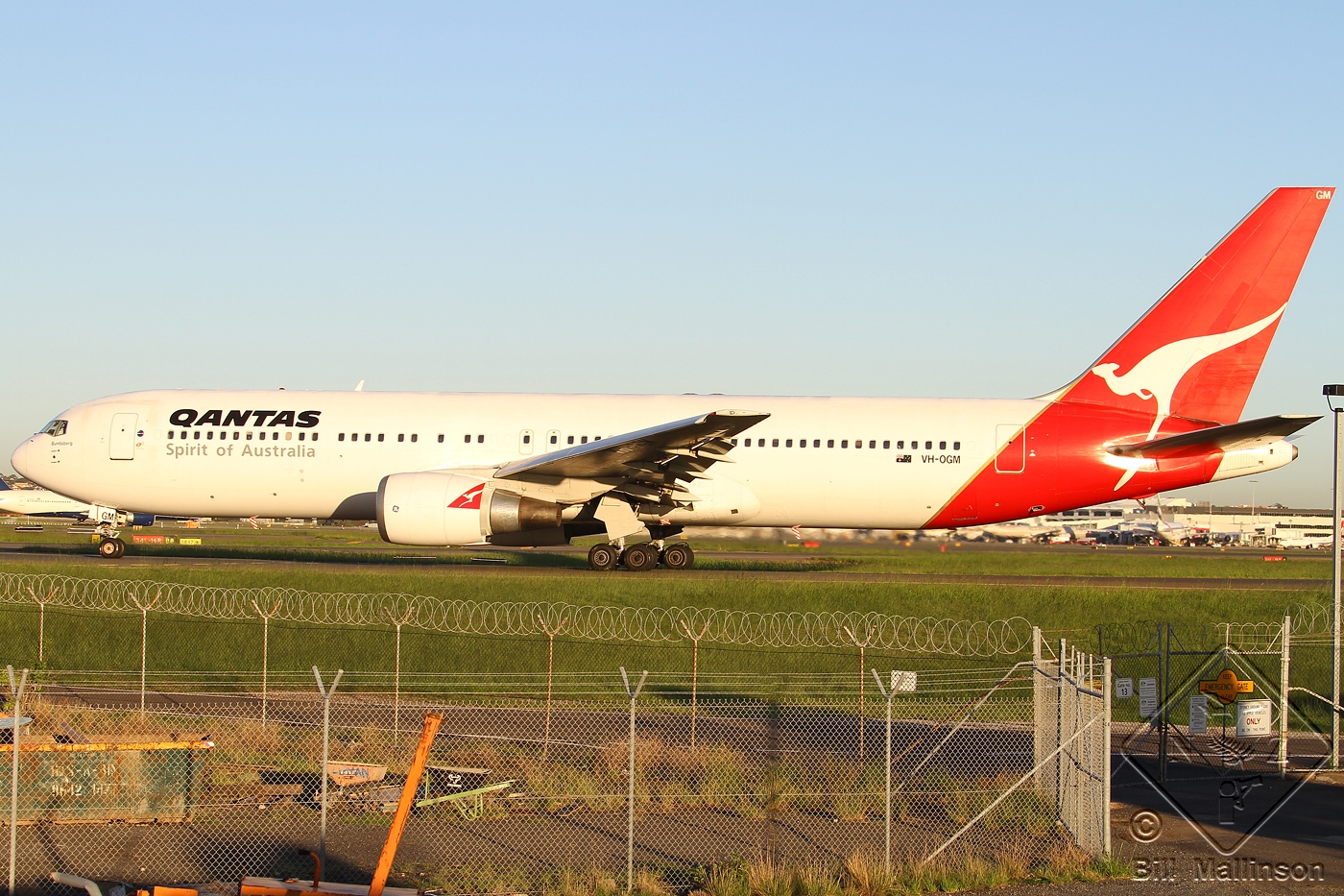 VH-OGM · Boeing 767-338/ER · (SYD / YSSY)