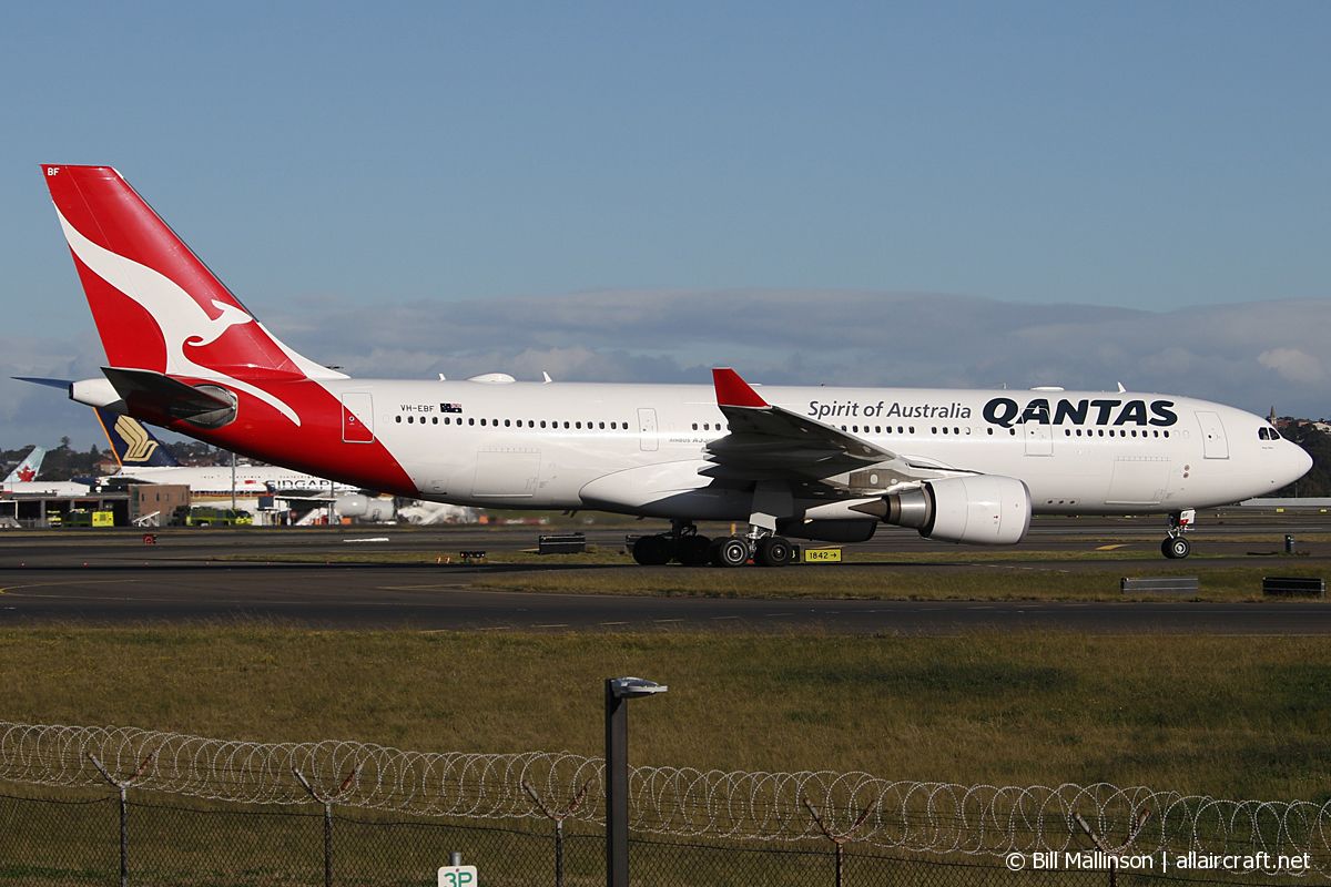 VH-EBF · Airbus A330-202 · (SYD / YSSY)