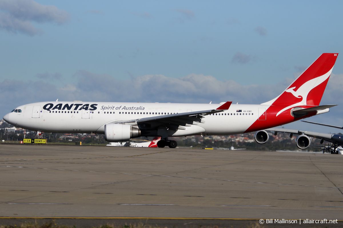 VH-EBD · Airbus A330-201 · (SYD / YSSY)