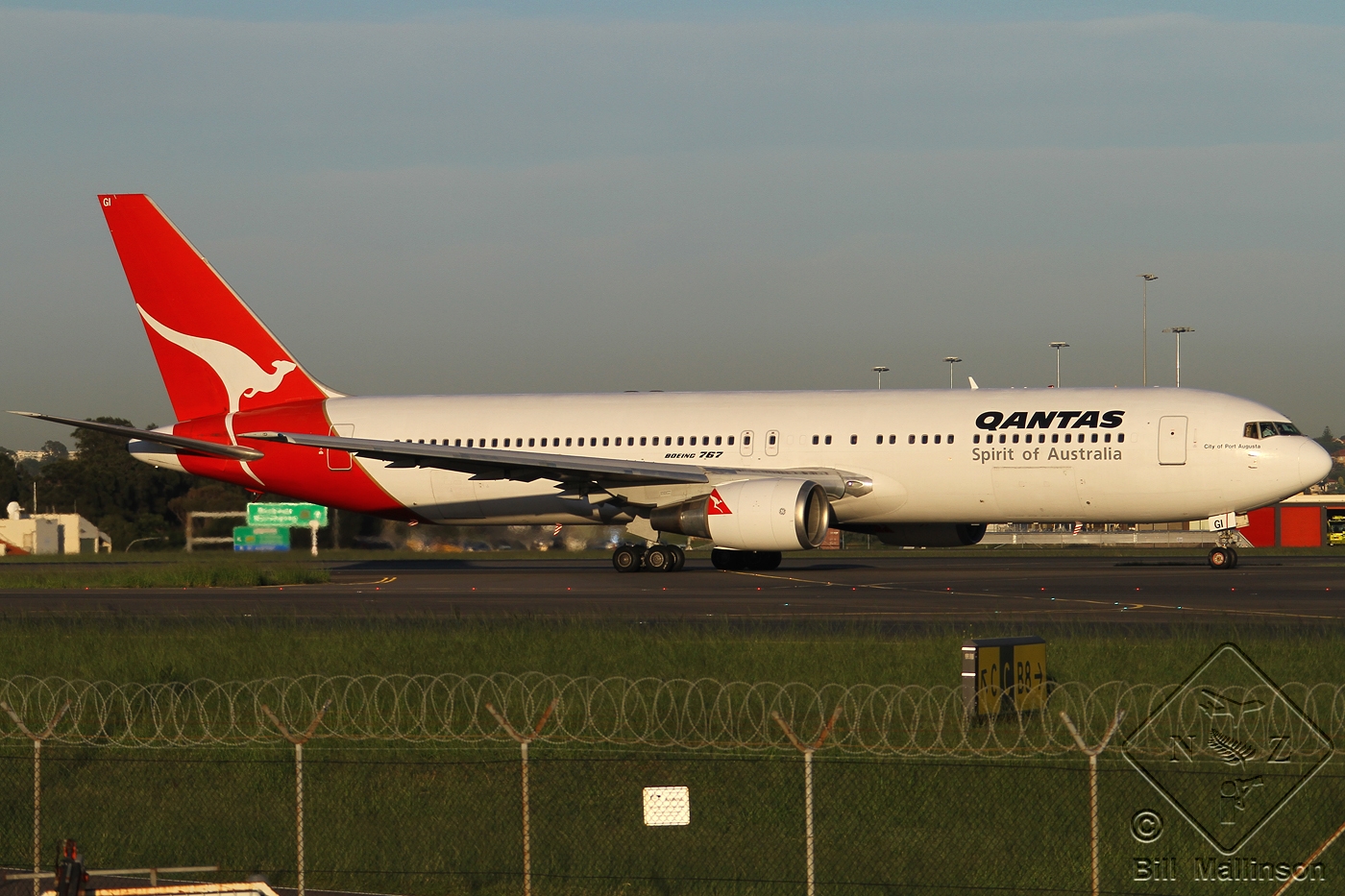 VH-OGI · Boeing 767-338/ER · (SYD / YSSY)