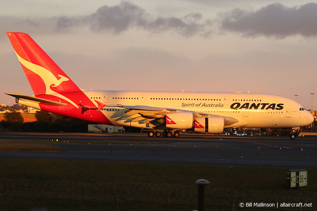VH-OQI · Airbus A380-842 · (SYD / YSSY)