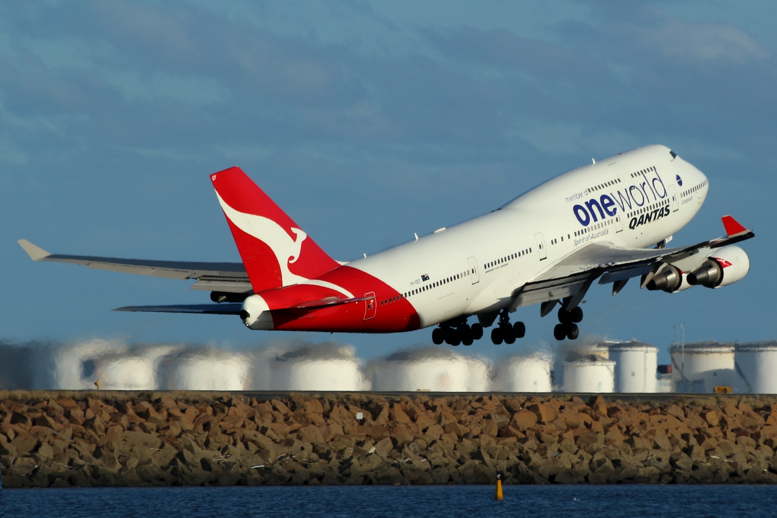 VH-OEF (32910) 2002 Boeing 747-438(ER)