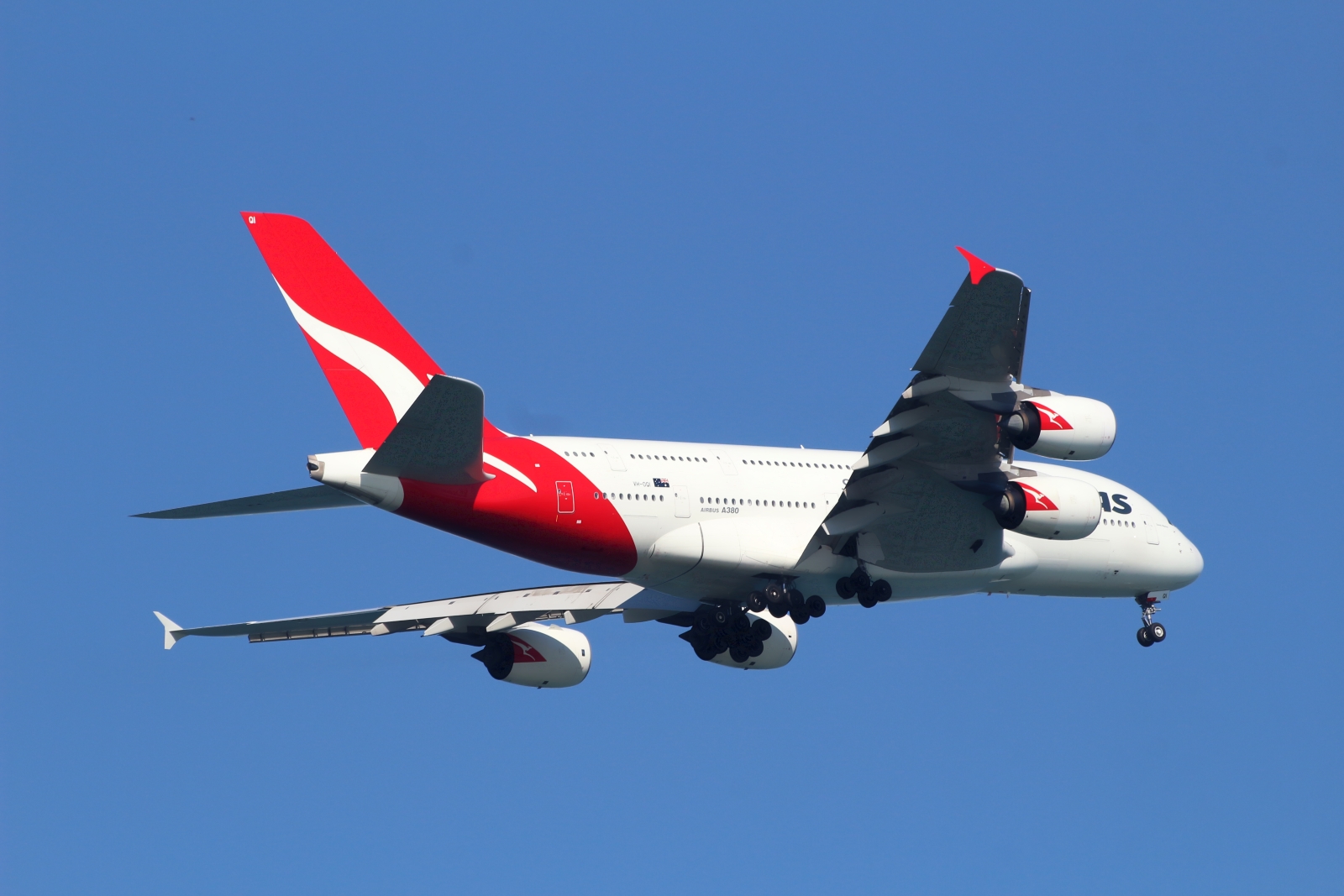 VH-OQI · Airbus A380-842 · (SYD / YSSY)