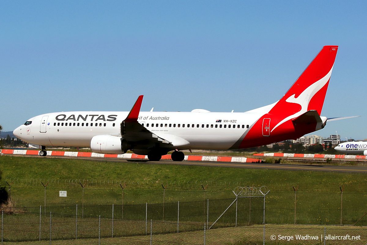 VH-VZC · Boeing 737-838(WL) · (SYD / YSSY)
