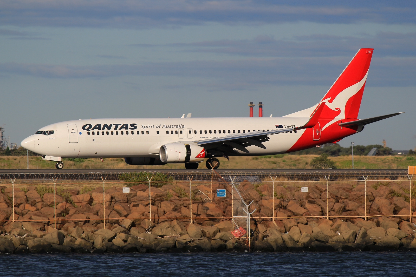 VH-VZL · Boeing 737-838(WL) · (SYD / YSSY)