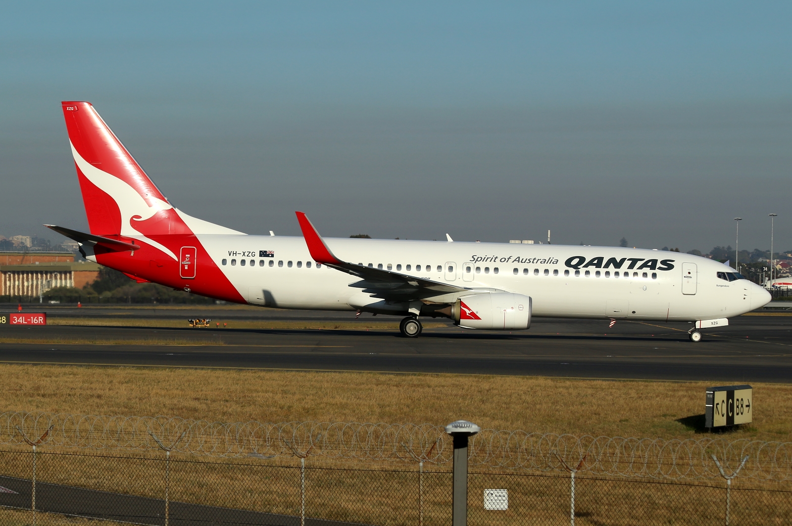VH-XZG · Boeing 737-838(WL) · (SYD / YSSY)
