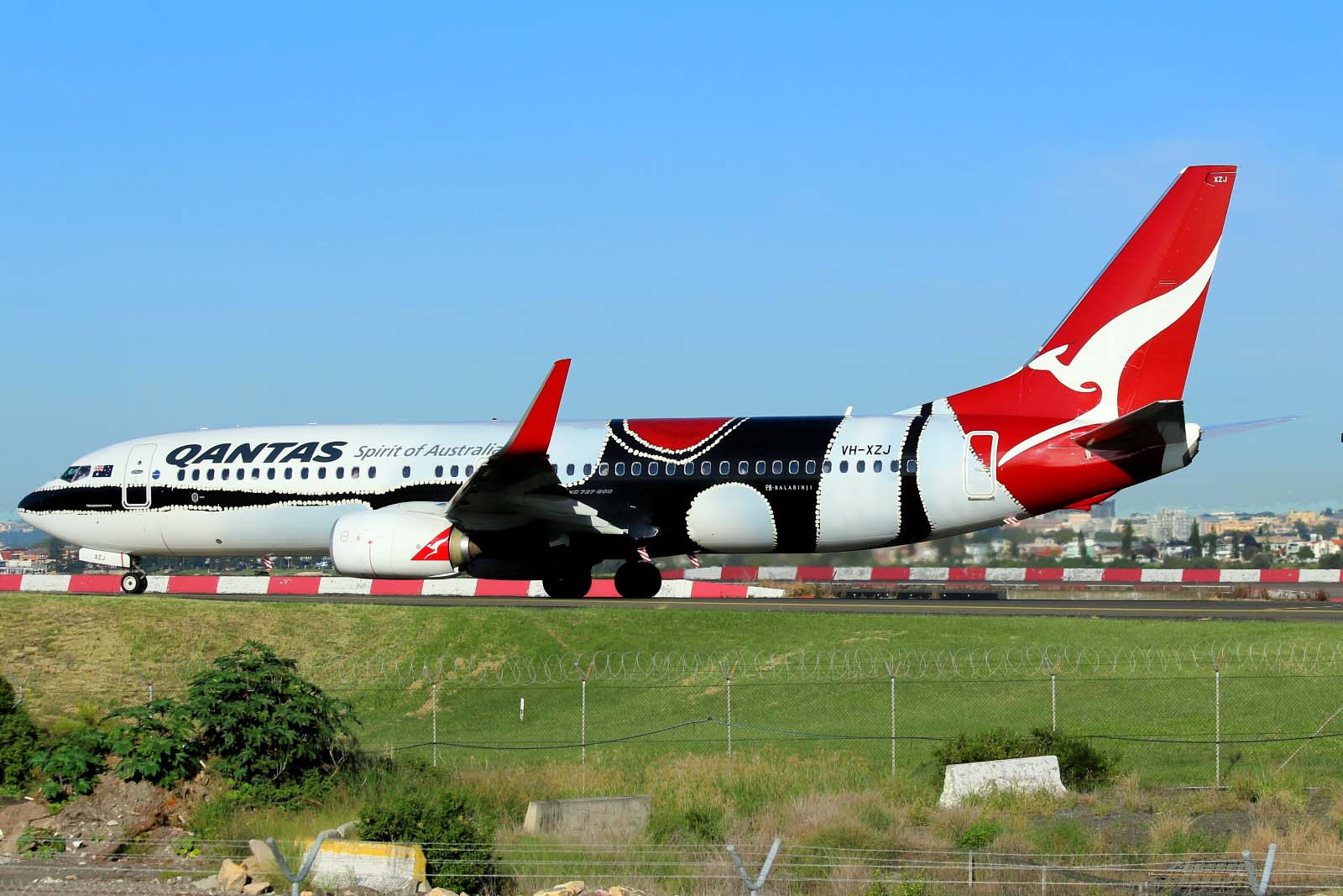 VH-XZJ · Boeing 737-838(WL) · (SYD / YSSY)