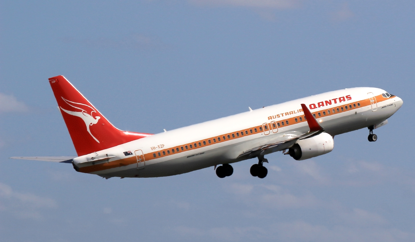 VH-XZP · Boeing 737-838(WL) · (SYD / YSSY)