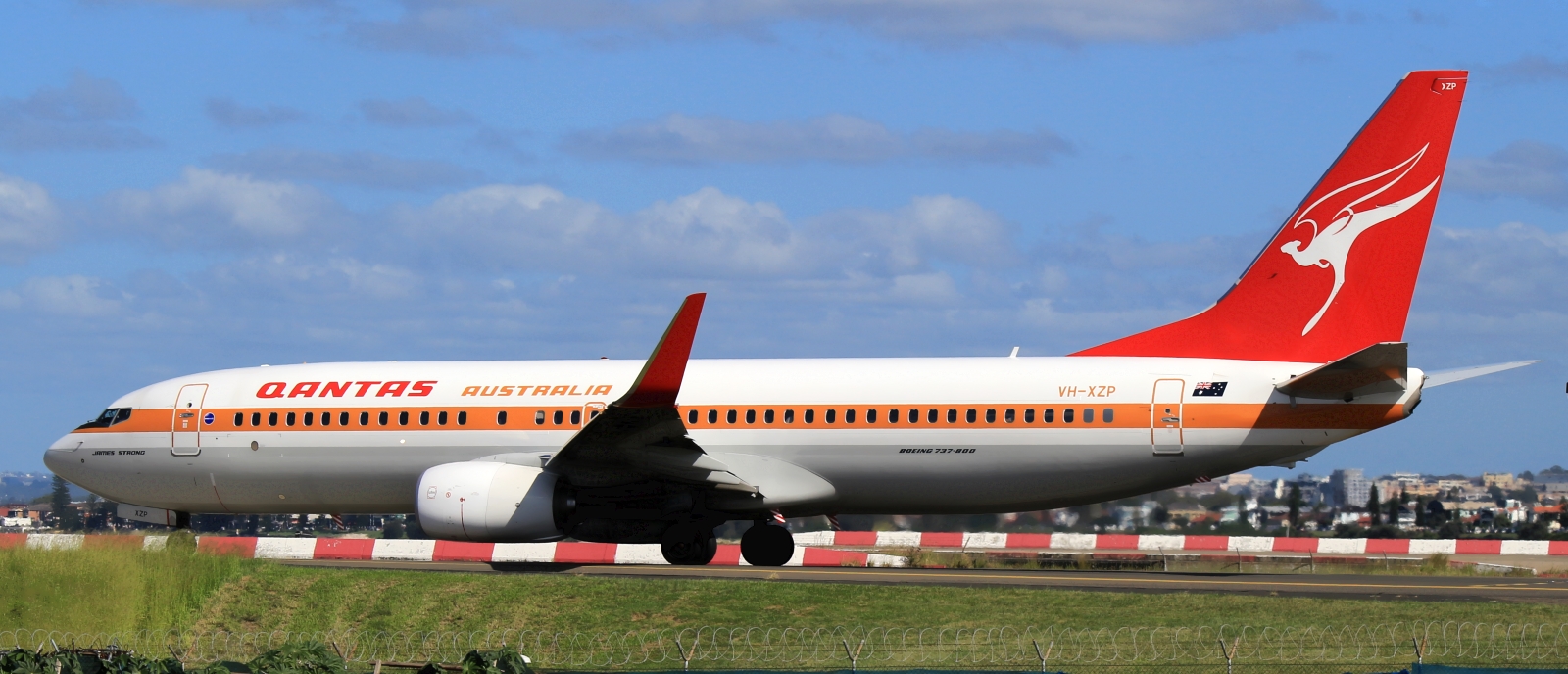 VH-XZP (44577) 2014 Boeing 737-838(WL)